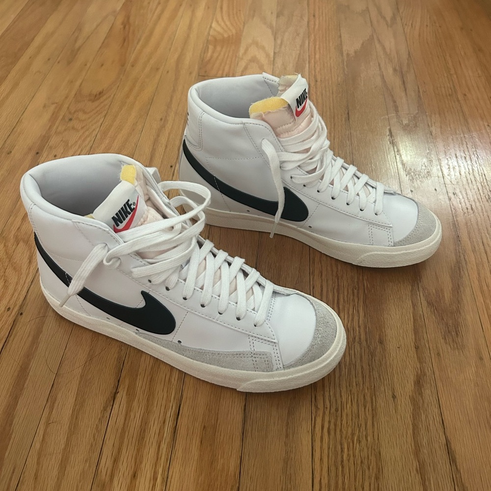 Nike Blazer Mid ‘77 High Top Sneaker